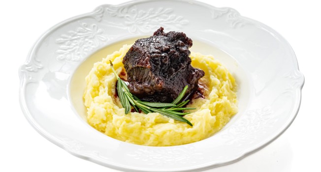 Как приготовить говяжьи щеки в духовке фото