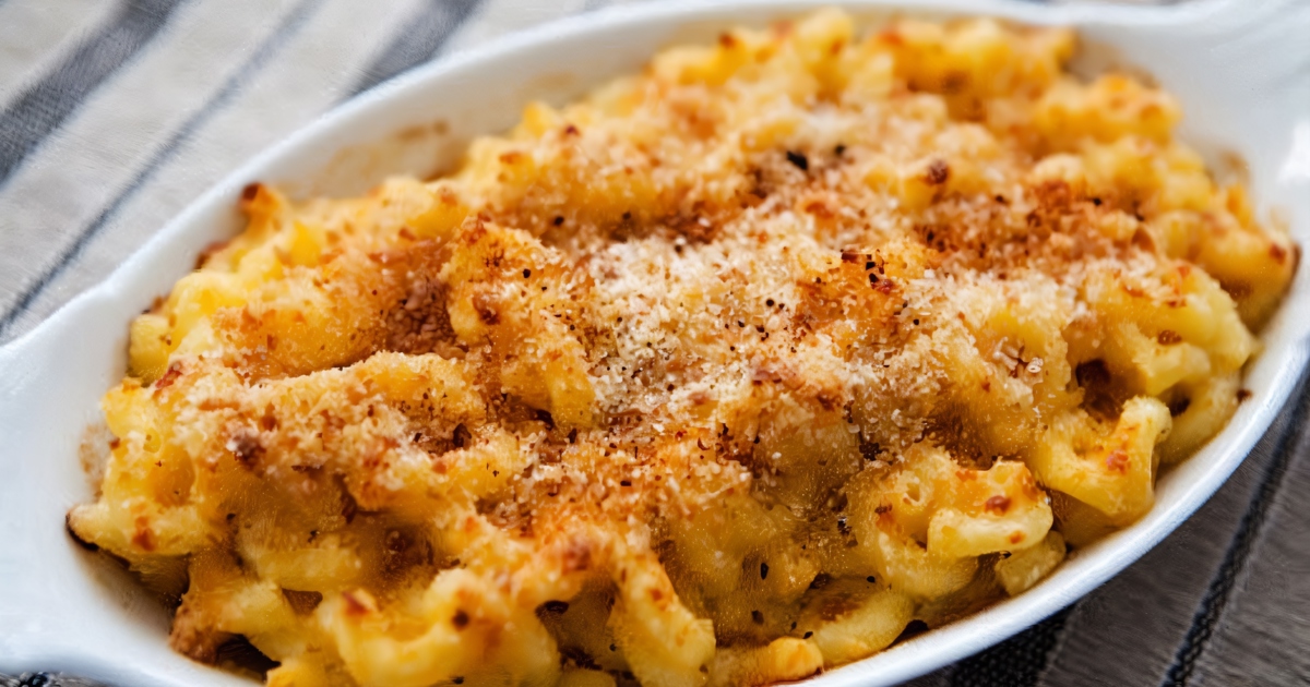 Рецепт американских макарон. Мак н чиз. Мак н чиз макароны. Паста Mac n Cheese. Мак чиз макароны с сыром по-американски.