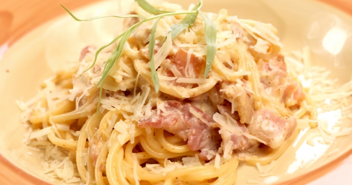 Спагетти карбонара с беконом