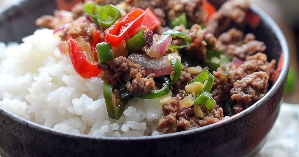 Рецепт блюда: Рис с говядиной и яйцом Пибимпап (Bibimbap 비빔밥) с фото