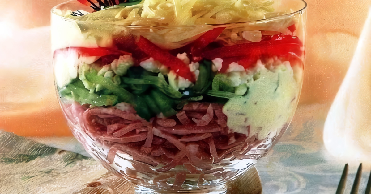 Салат с ветчиной, сухариками, помидорами и перцем — рецепт с фото пошагово