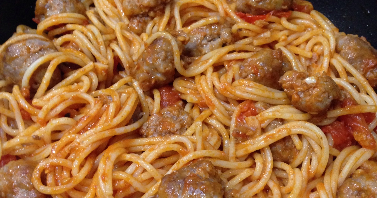 Спагетти в соусе в духовке