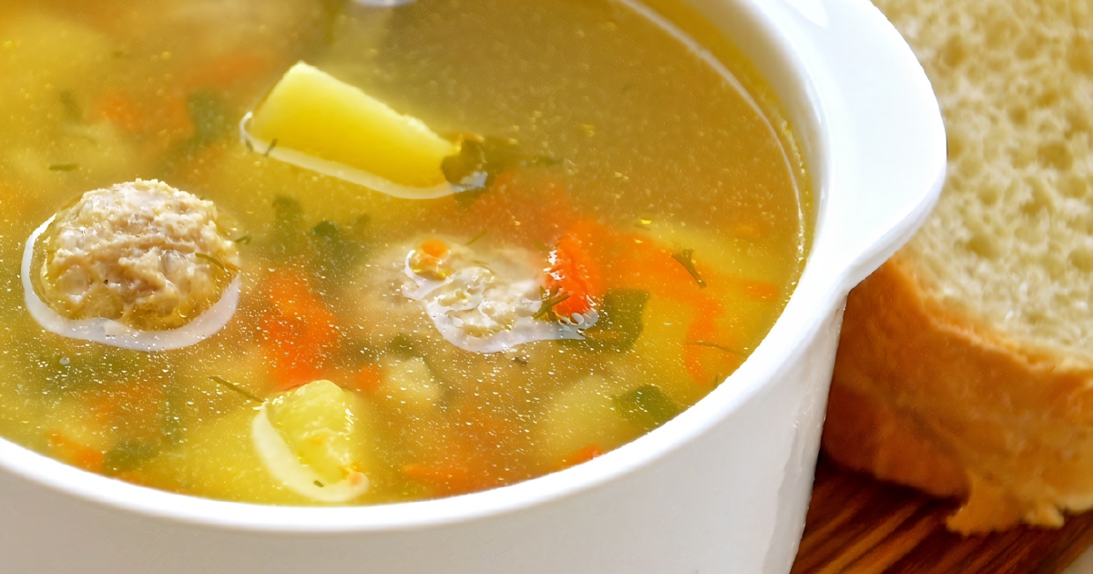 Суп с бараниной и овощами в горшочке