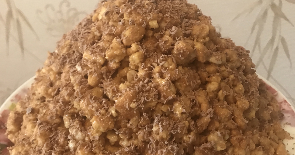 Торт «Муравейник» из печенья и сгущёнки: рецепт без выпечки - Лайфхакер