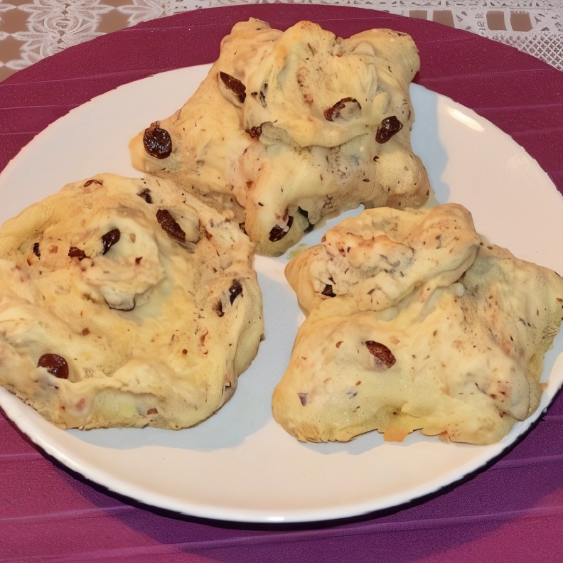 Булочки сдобные с изюмом и орехами из картофельного дрожжевого теста