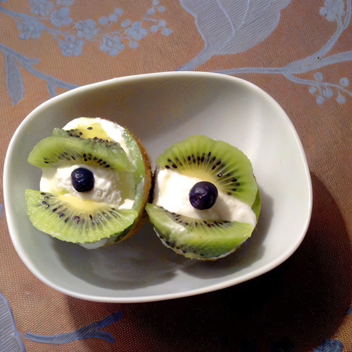 Десерт из киви и мороженого