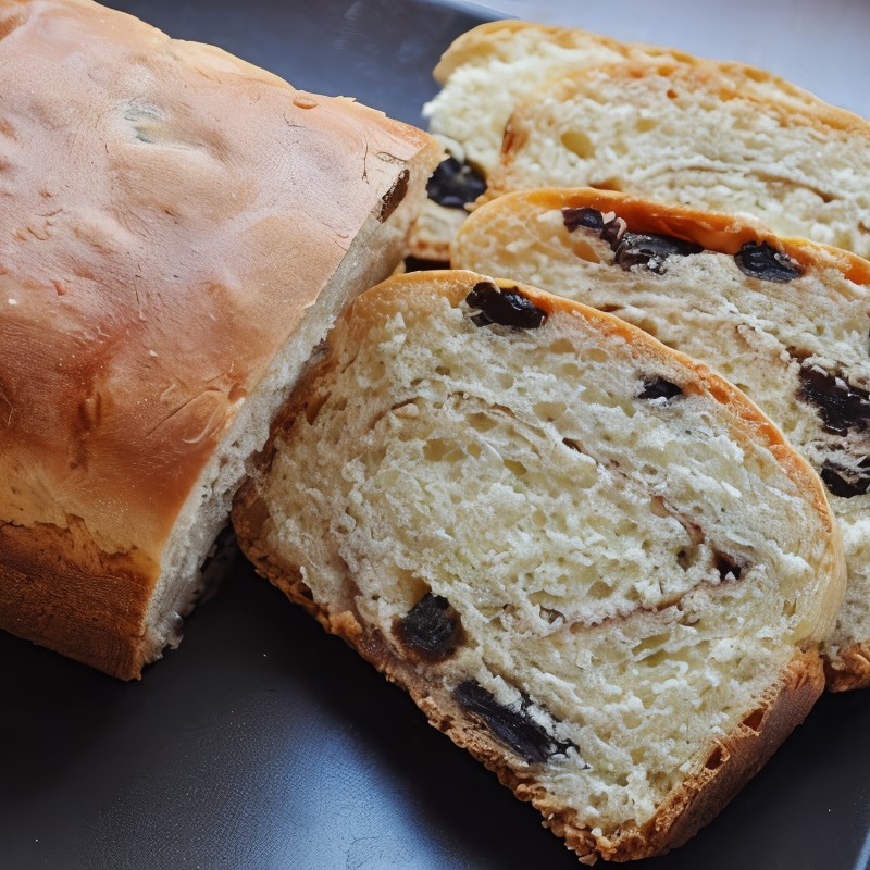 Домашний хлеб с изюмом и корицей