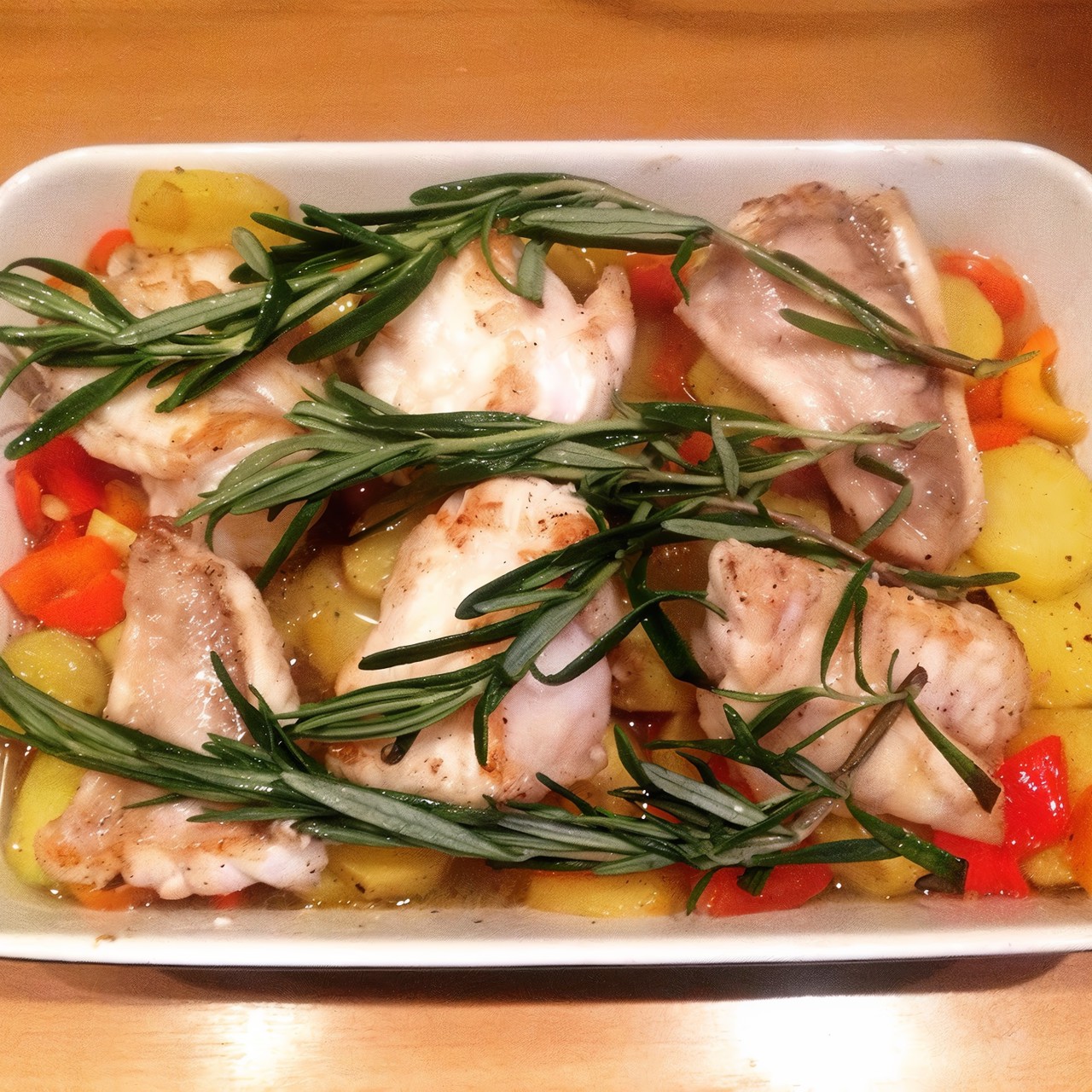 Филе морского черта, запеченное в духовке с овощами и розмарином
