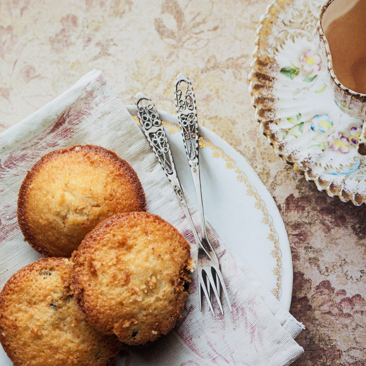 Фрианд с черной смородиной