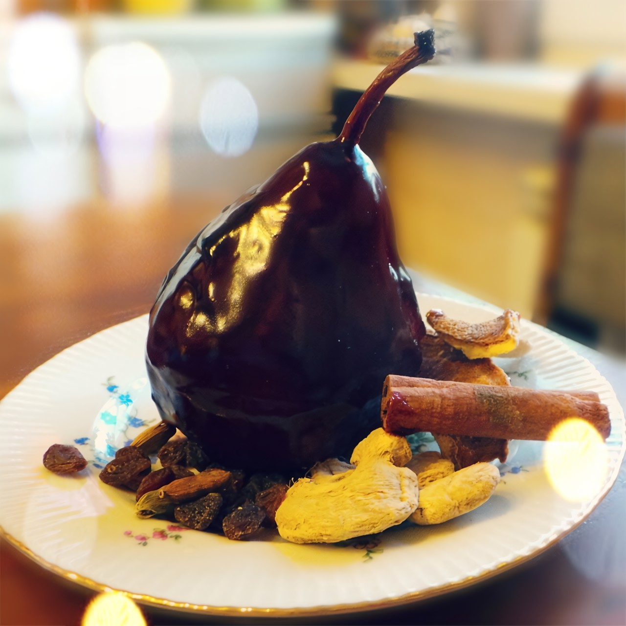 Груша в красном вине