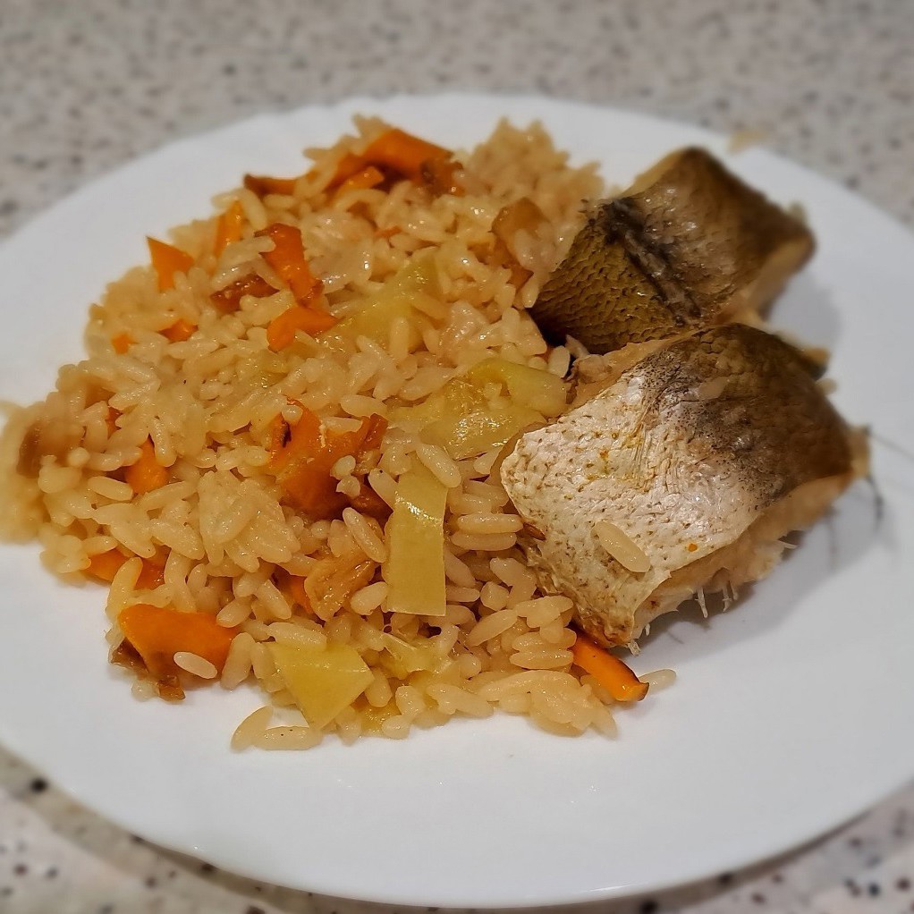 Хек с рисом в духовке