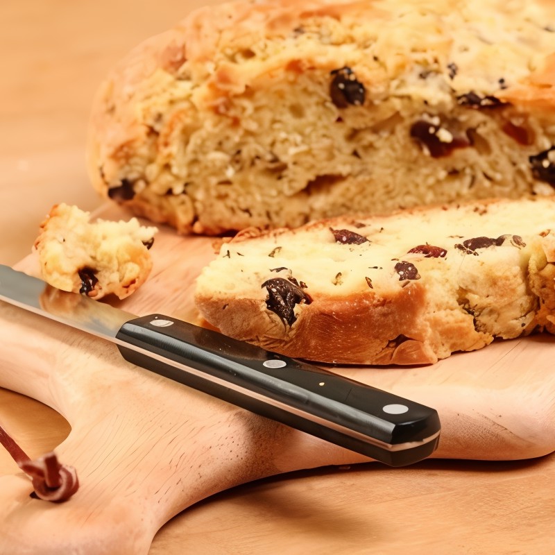 Итальянский сдобный хлеб с изюмом