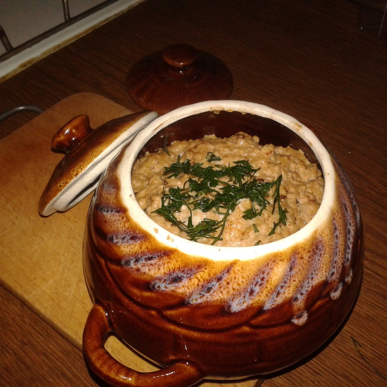 Картофель с грибами в горшочке