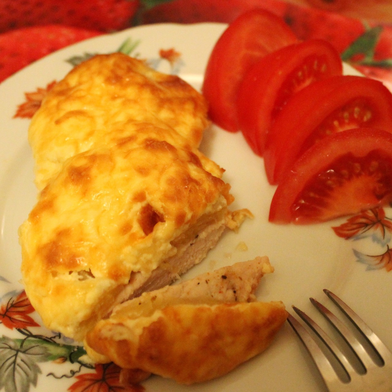 Курица с ананасами под сыром