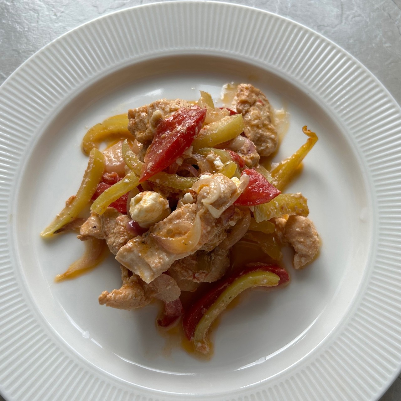 Курица с овощами в духовке