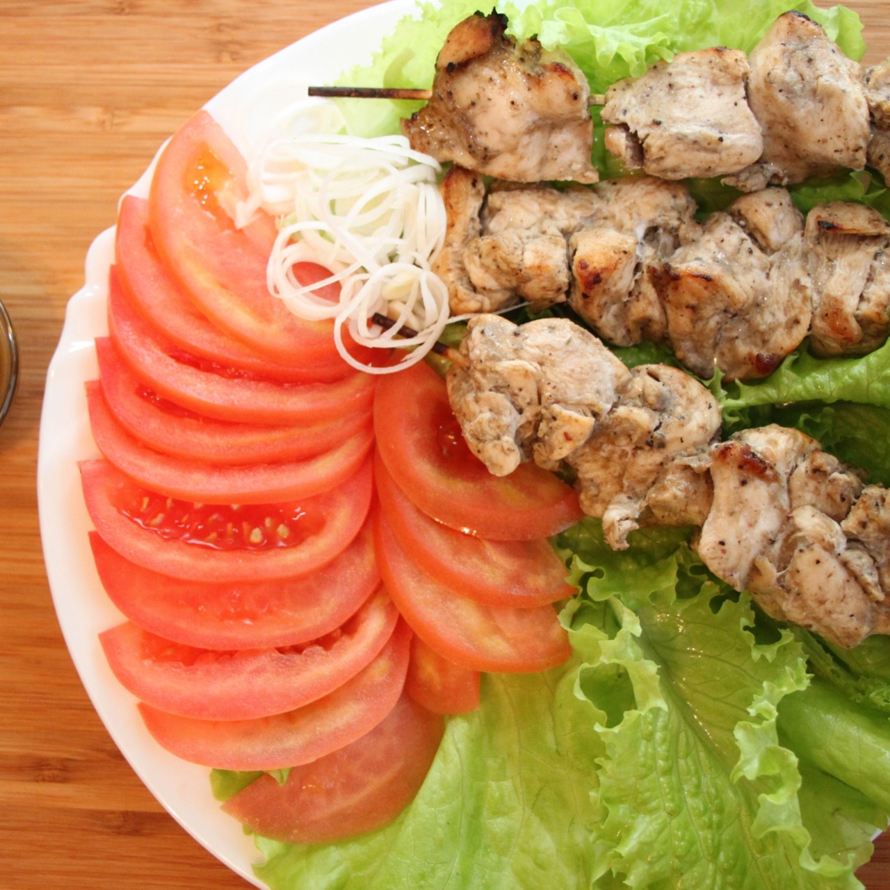 Куриные шашлычки, маринованные в ткемали