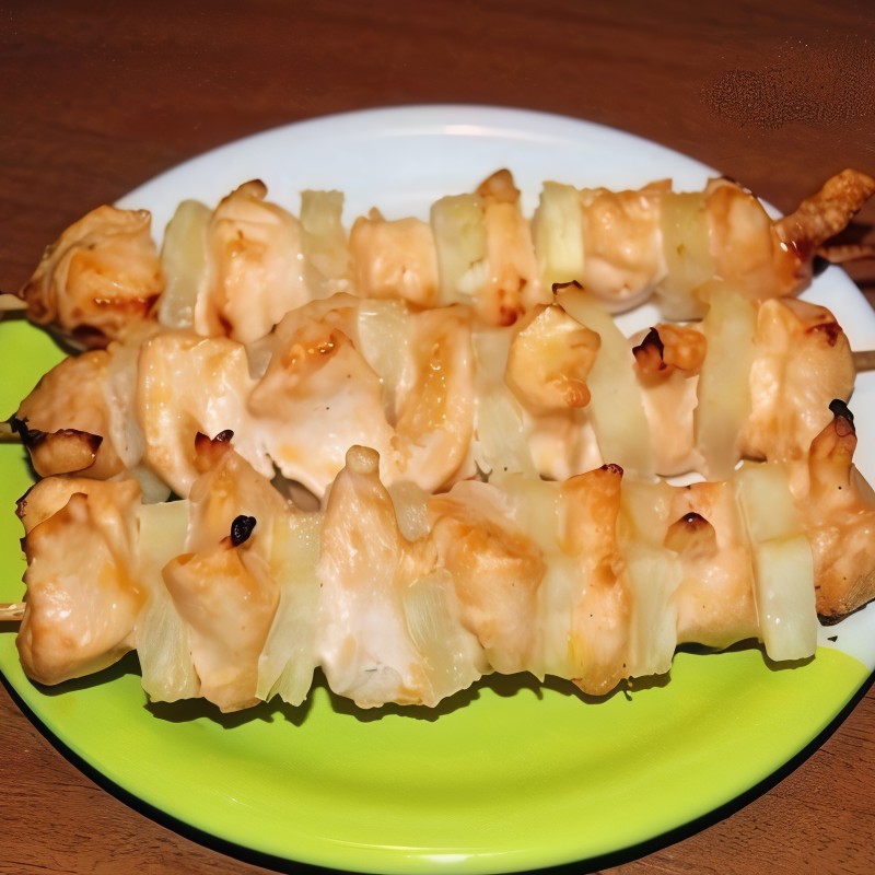 Куриные шашлычки с ананасами в духовке