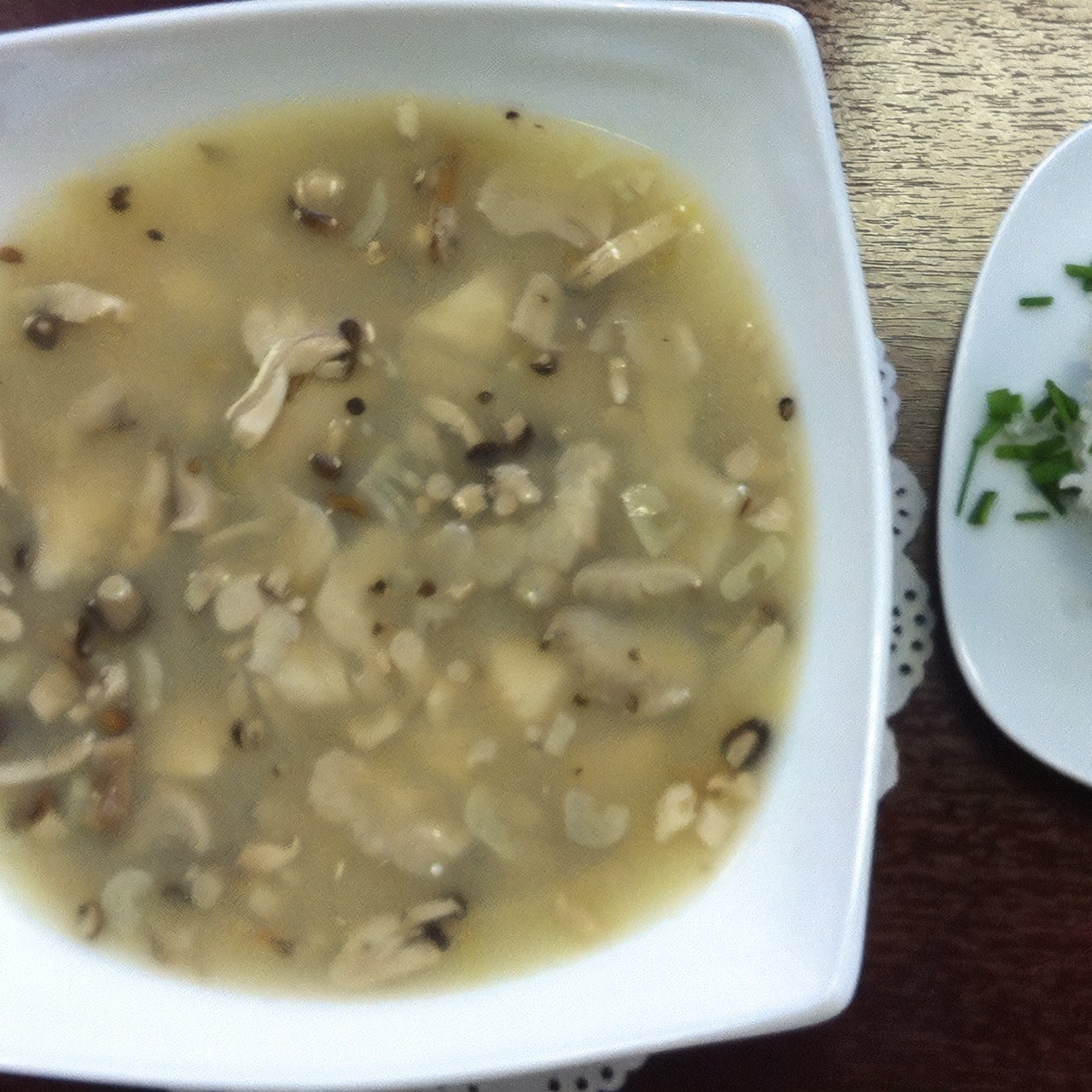 Куриный суп с лимонной травой и лаймом