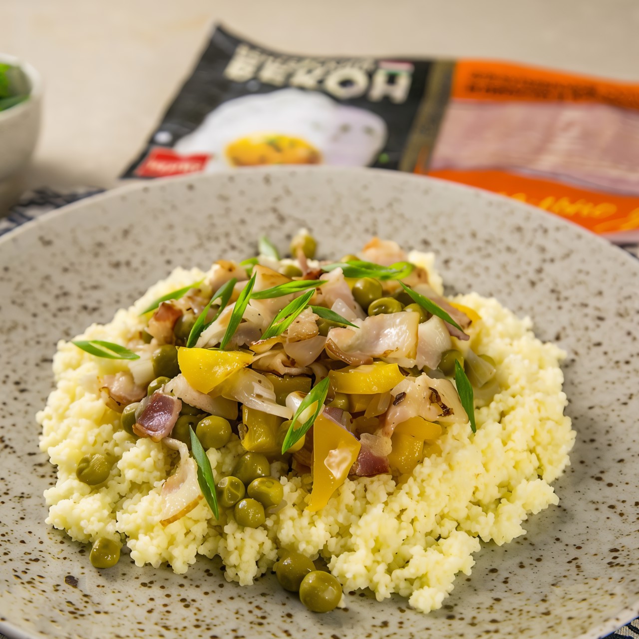 Кускус с овощами и беконом
