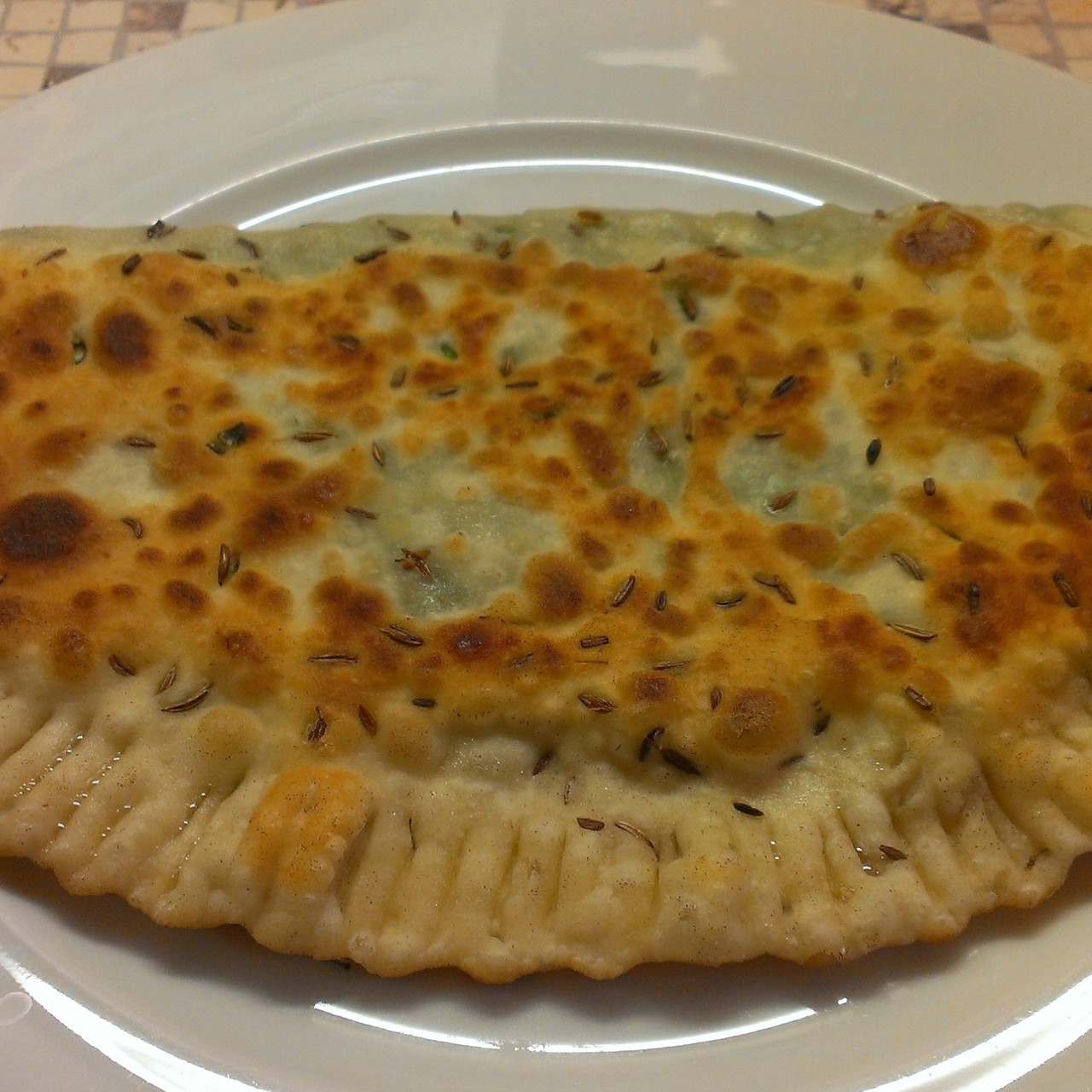 Кутаб с зеленью и сыром сулугуни