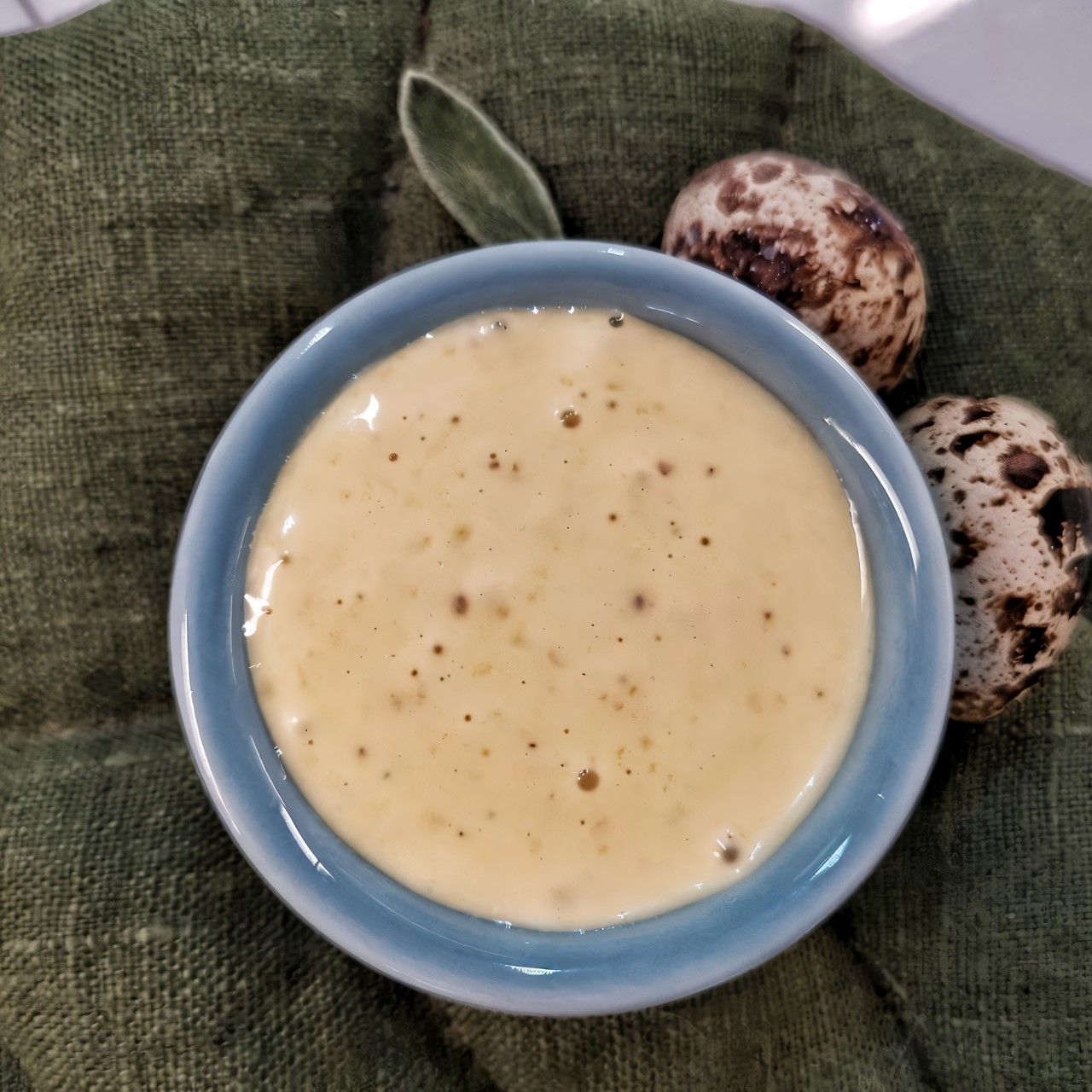 Майонез с куркумой и перепелиными яйцами