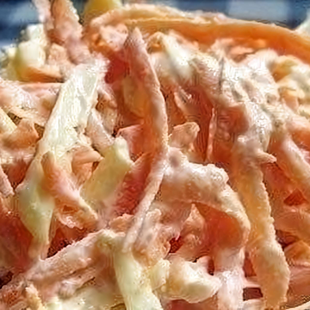 Морковный салат с сыром и чесноком