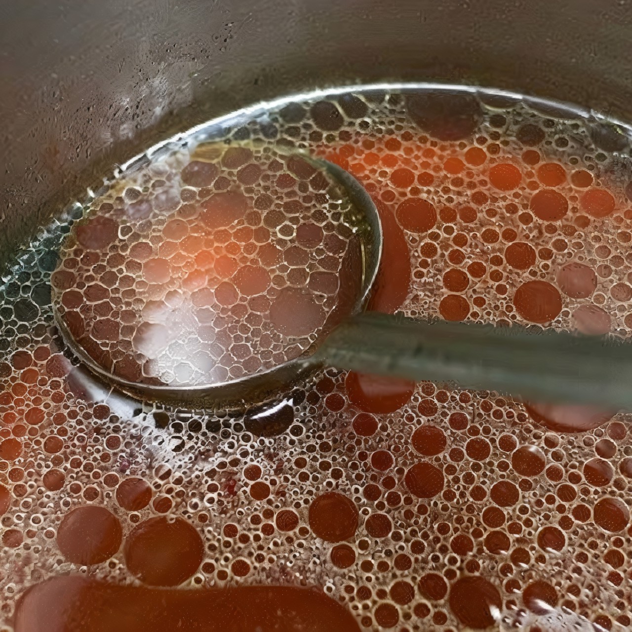 Мясной бульон на запеченных костях