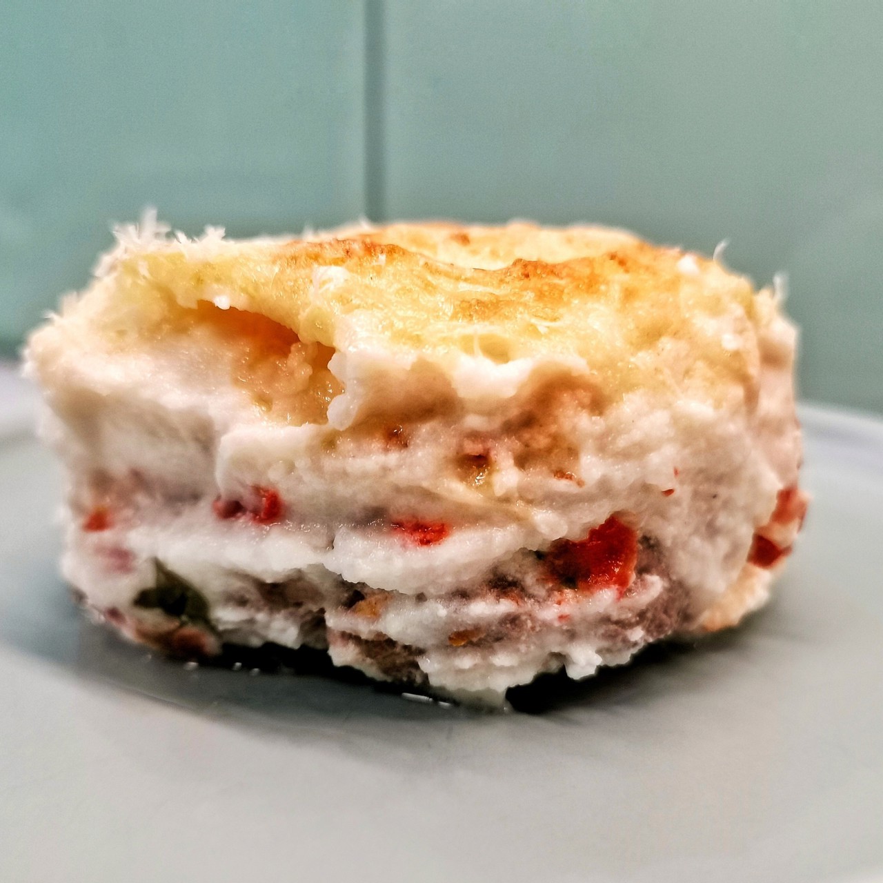 Мясной кето-пирожок из цветной капусты