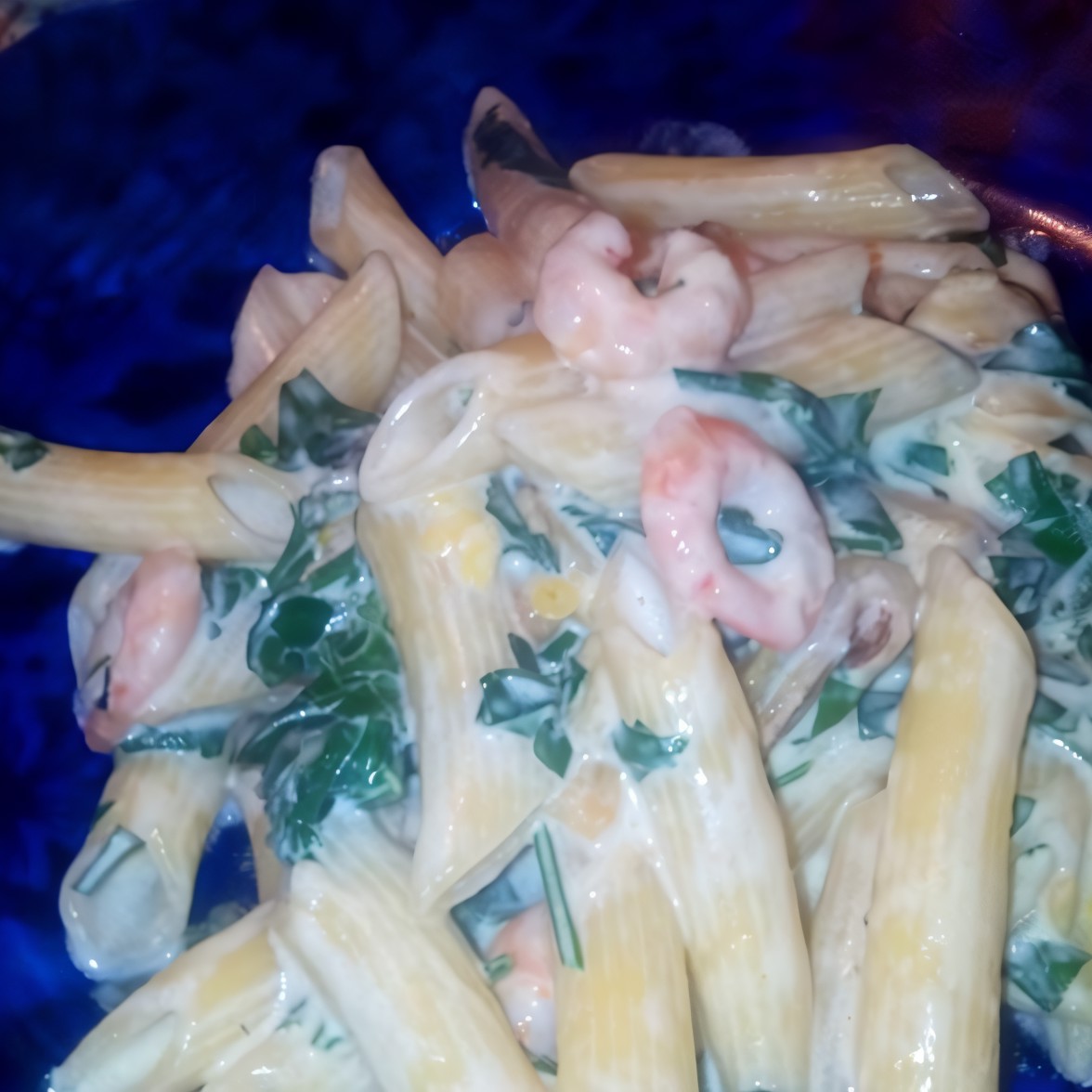 Паста с кабачком, петрушкой и креветками