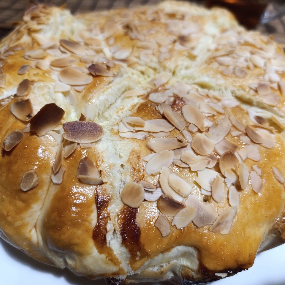 Пирог с творогом и грушами