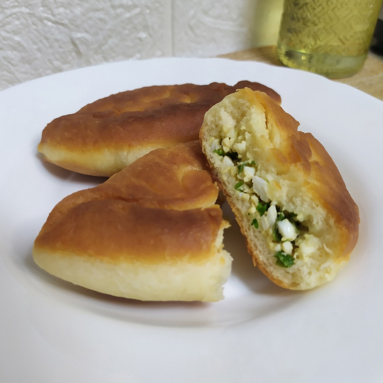 Пирожки с яйцом и зеленым луком