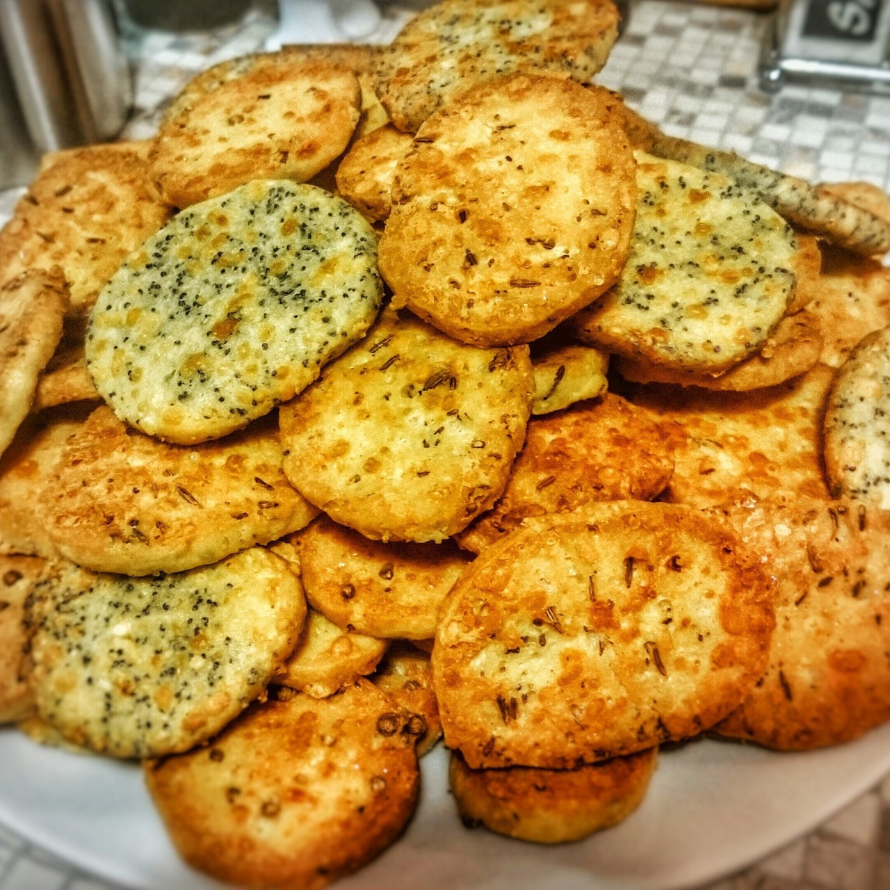 Пряные сырные печенья