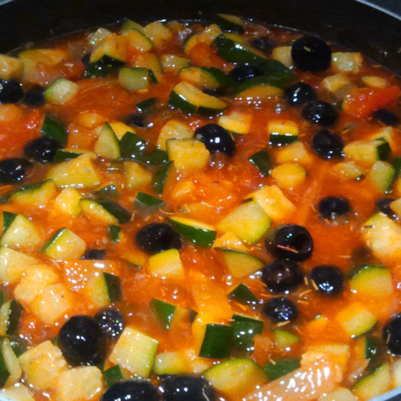 Рагу из цукини с маслинами