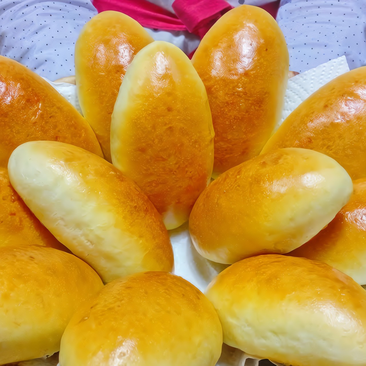Румяные пирожки с капустой
