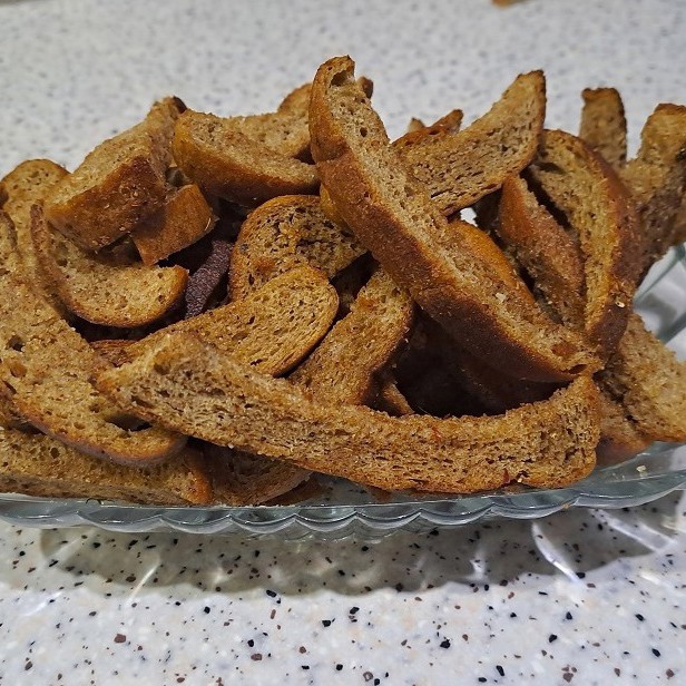 Сухари из черного хлеба