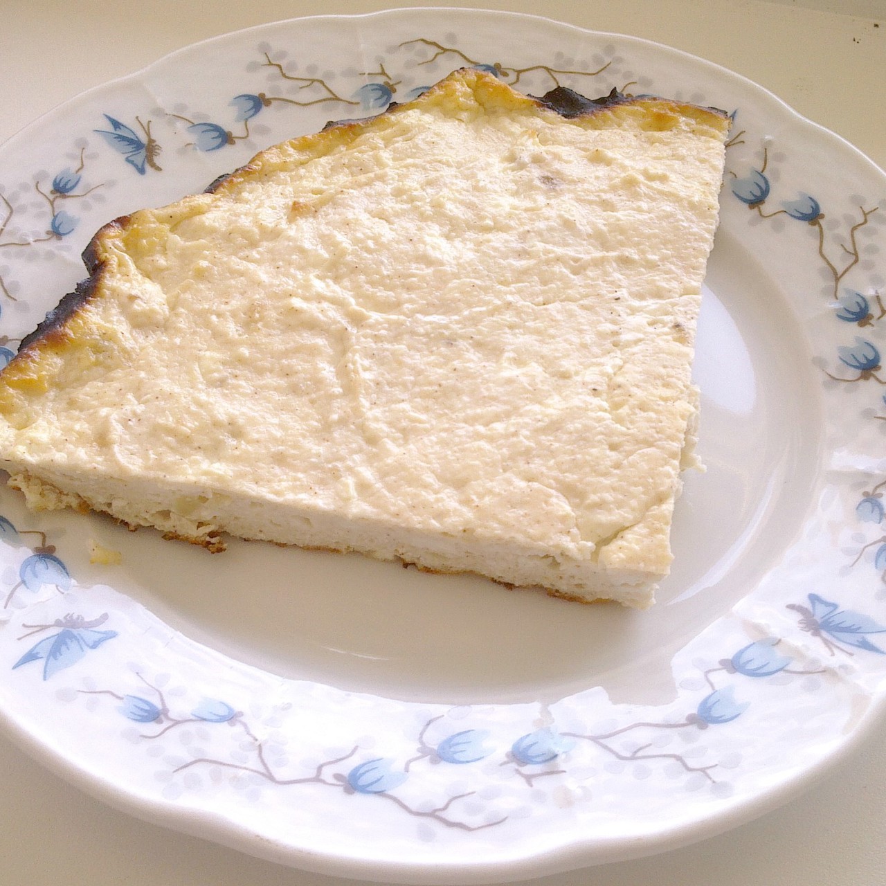 Творожная запеканка с бананом и корицей (на кукурузном крахмале)