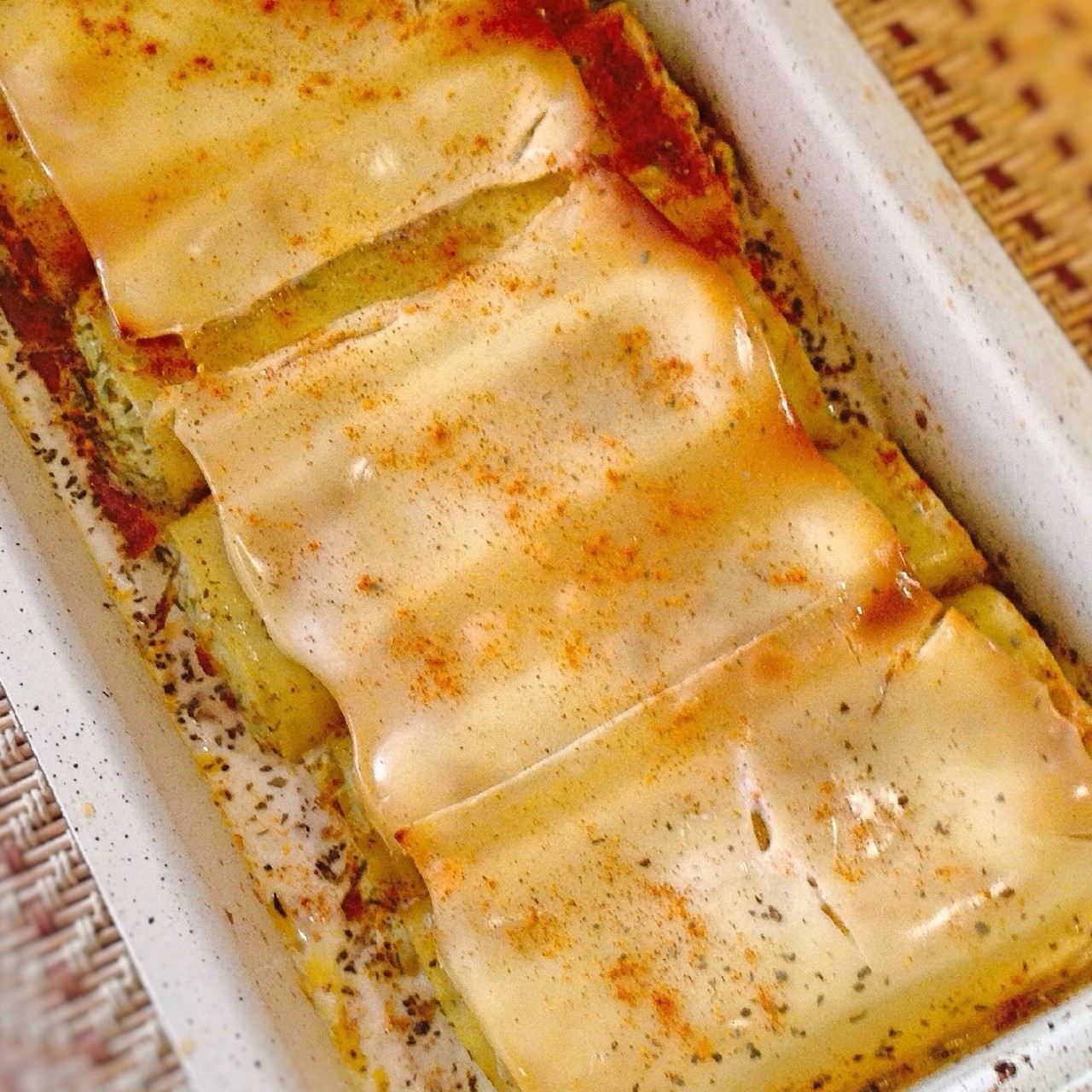 Творожные рулетики с зеленью и сыром