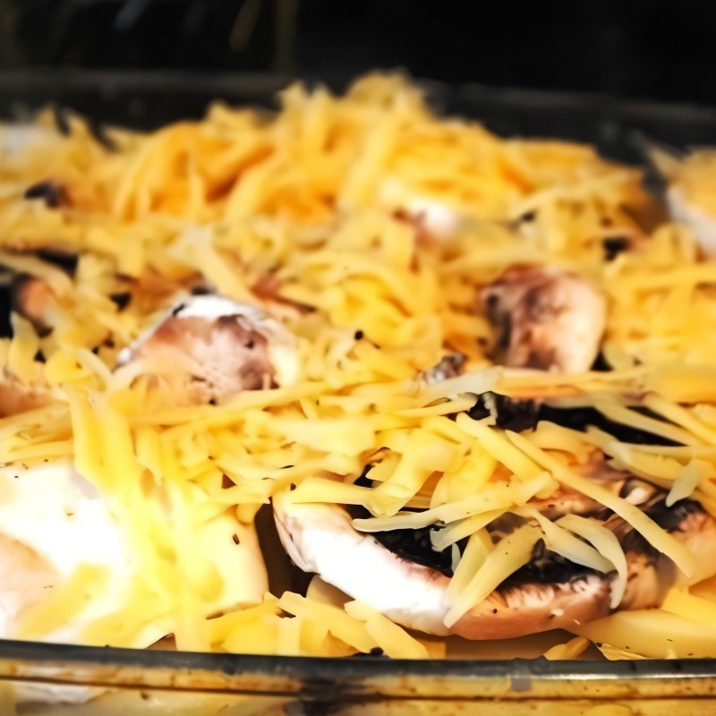 Запеканка с картофелем, цукини и грибами