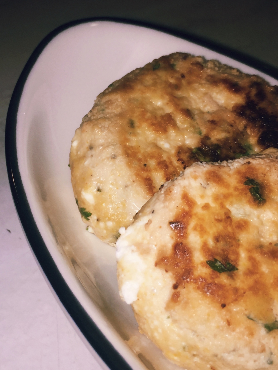 Диетические котлеты из курицы и творога