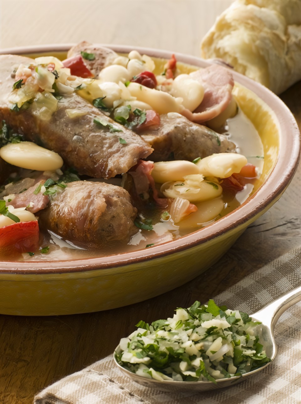 Фасоль с кровяной колбасой