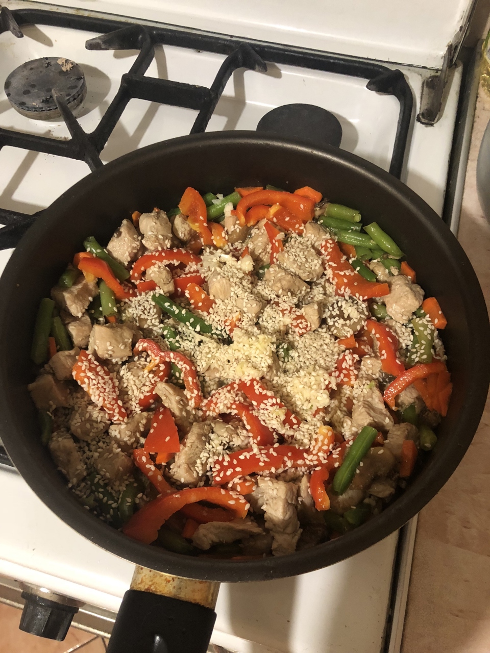 Фунчоза с индейкой и овощами