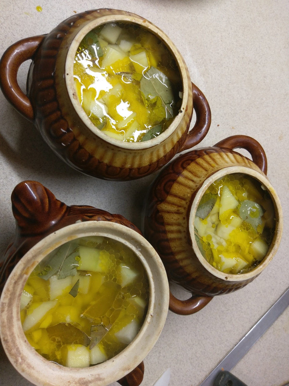 Горшочки по-домашнему с курицей