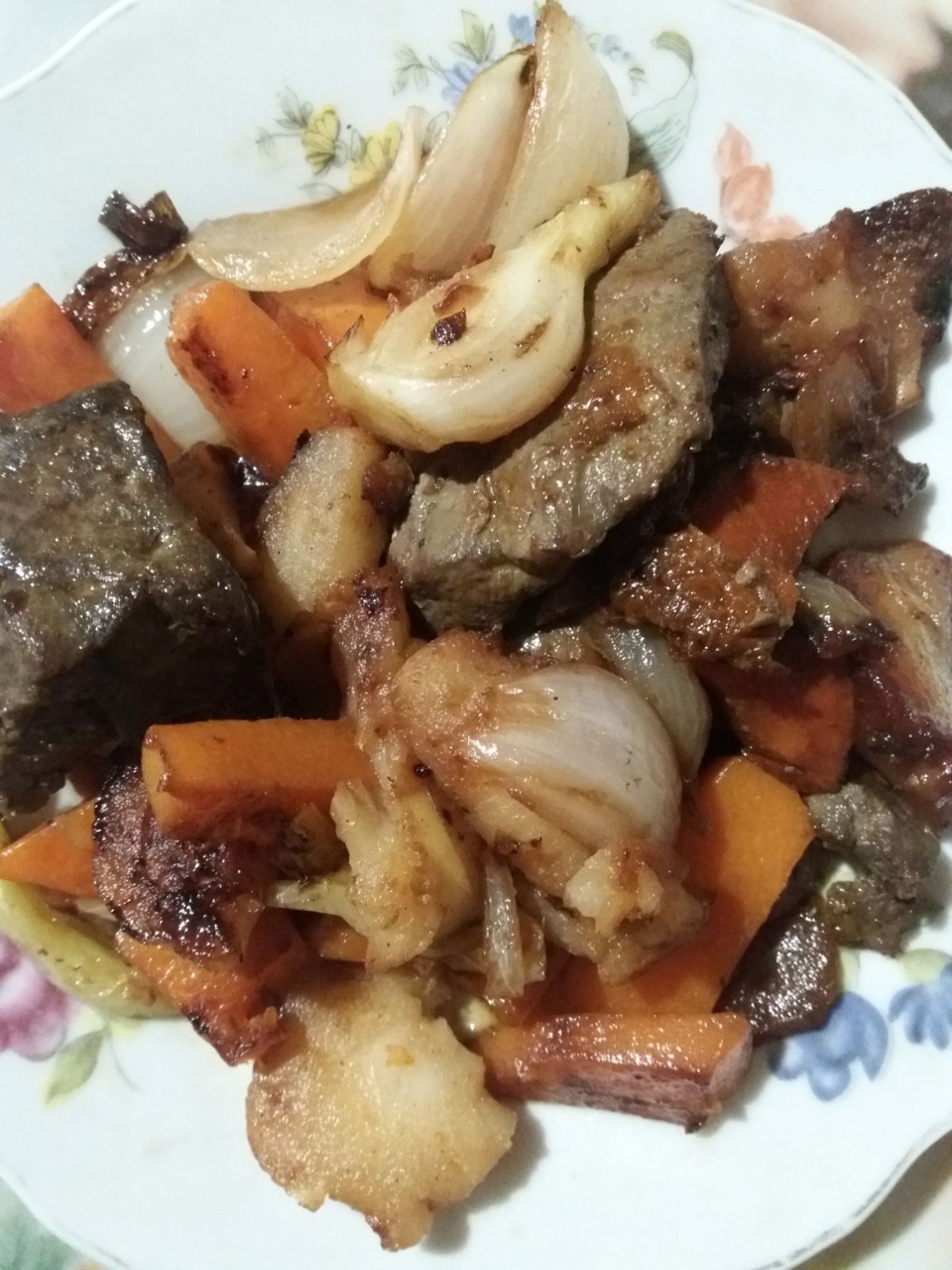 Говяжья печень с яблоками и тыквой