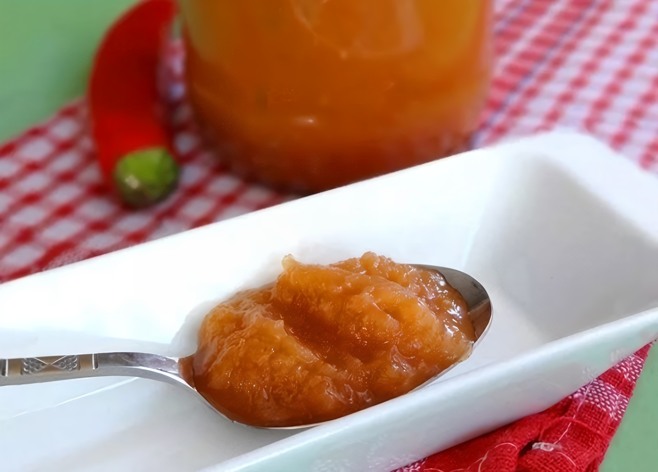 Кабачковая икра с майонезом и томатом