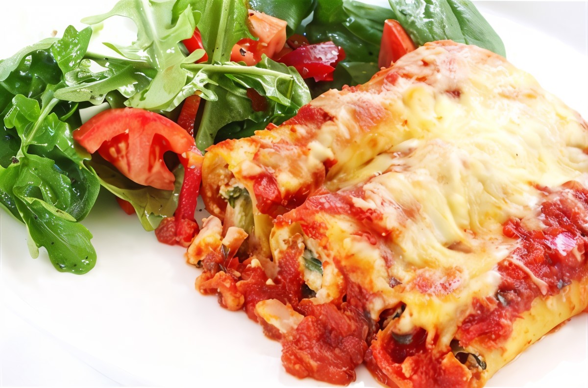 Каннеллони с тунцом, грибами и яйцами