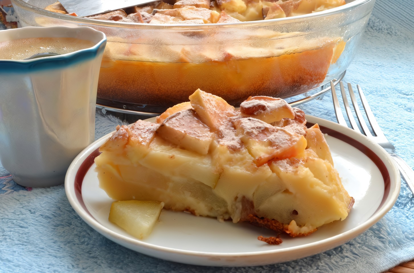 Классическая шарлотка с творогом