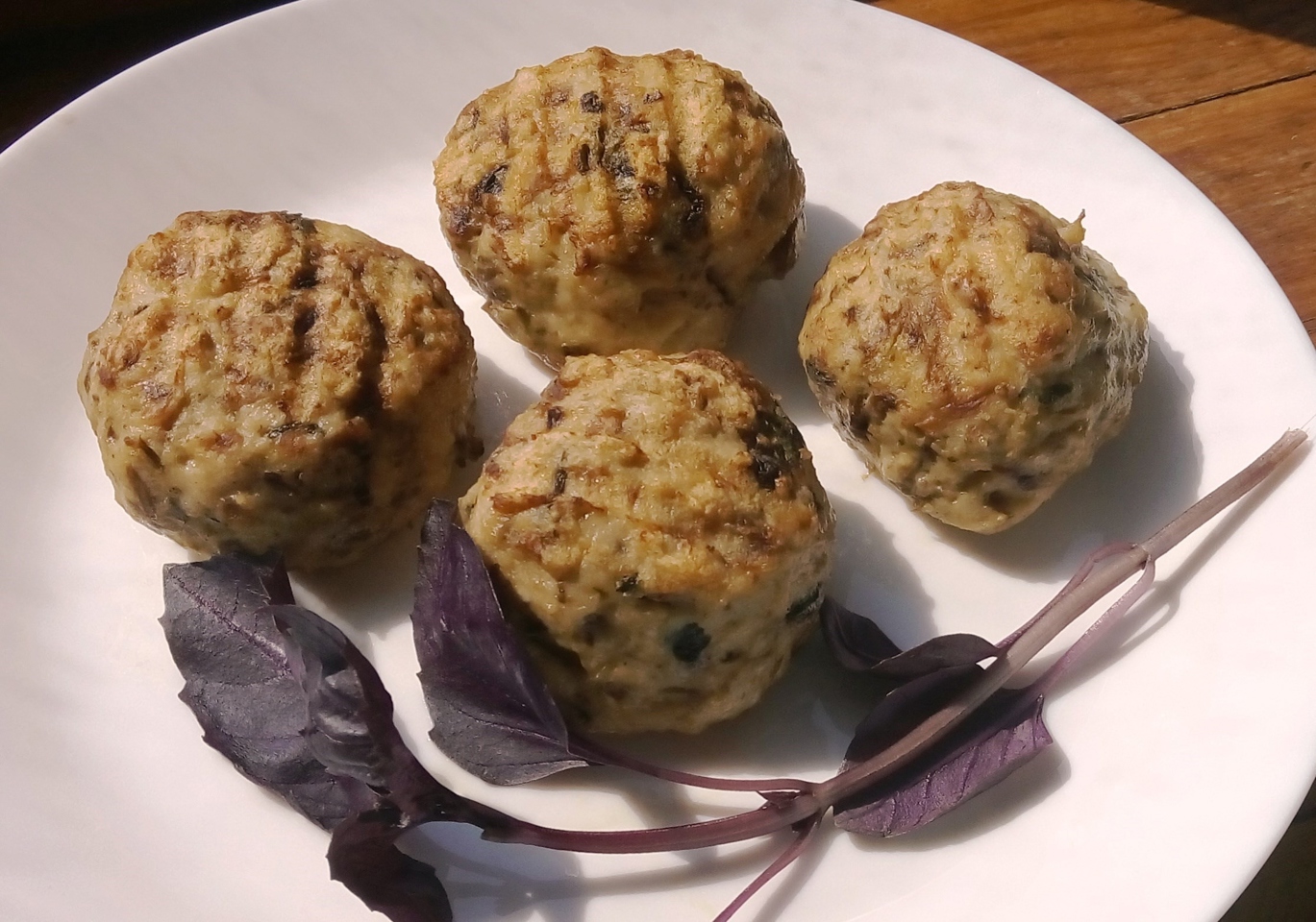 Котлеты из куриного фарша с шампиньонами в духовке