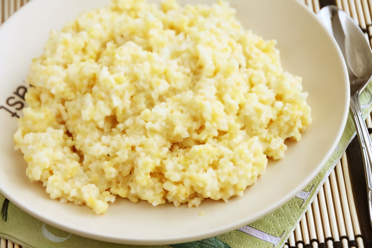 Кукурузная каша с кунжутом