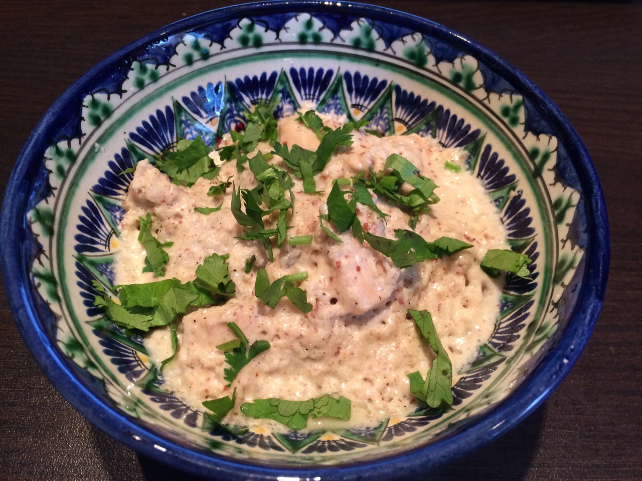 Курица под луково-миндальным соусом муркарма