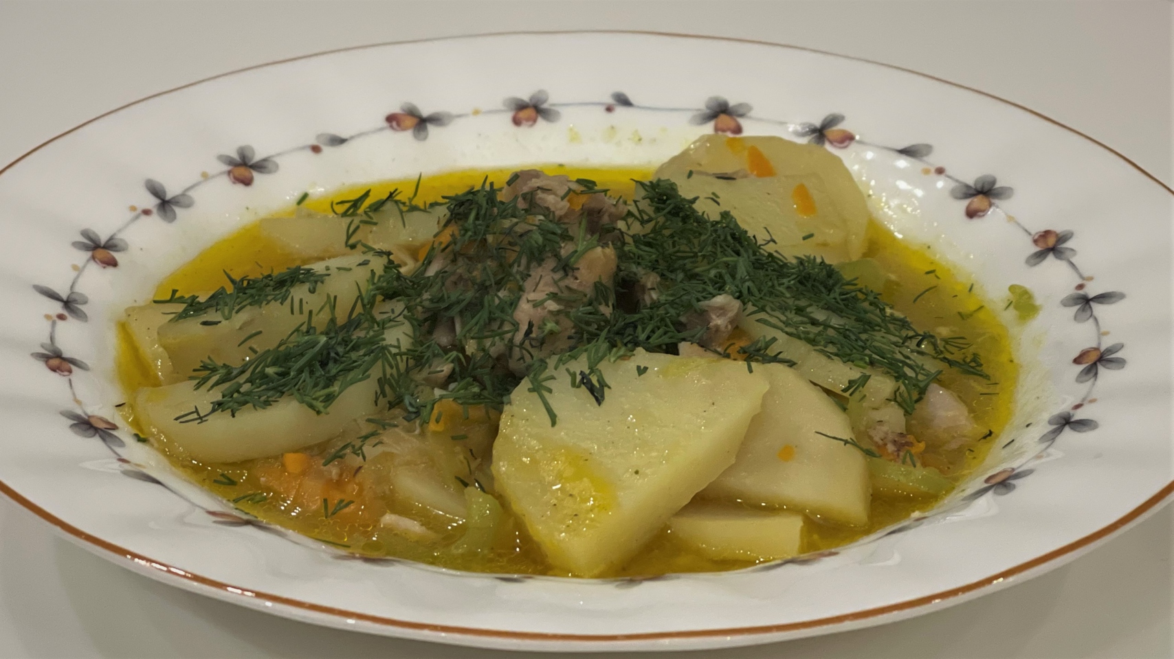 Курица, тушенная с овощами